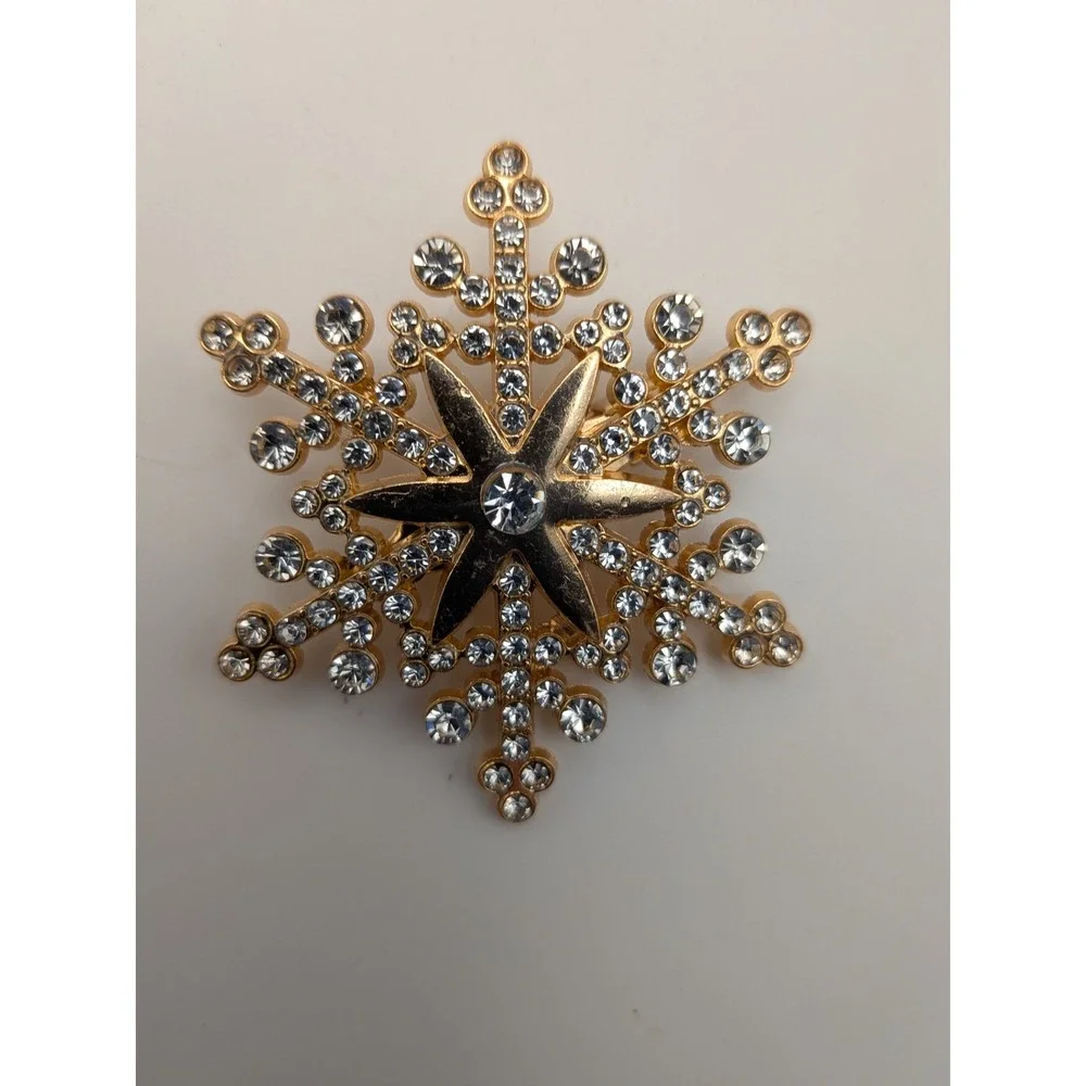 Gold Tone Rhinestone Snowflake Brooch Pin Holiday Winter Starburst Sparkle 2.25